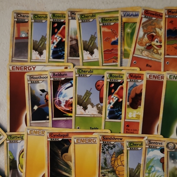 Assorted Pokémon Cards - Picture 4 of 12